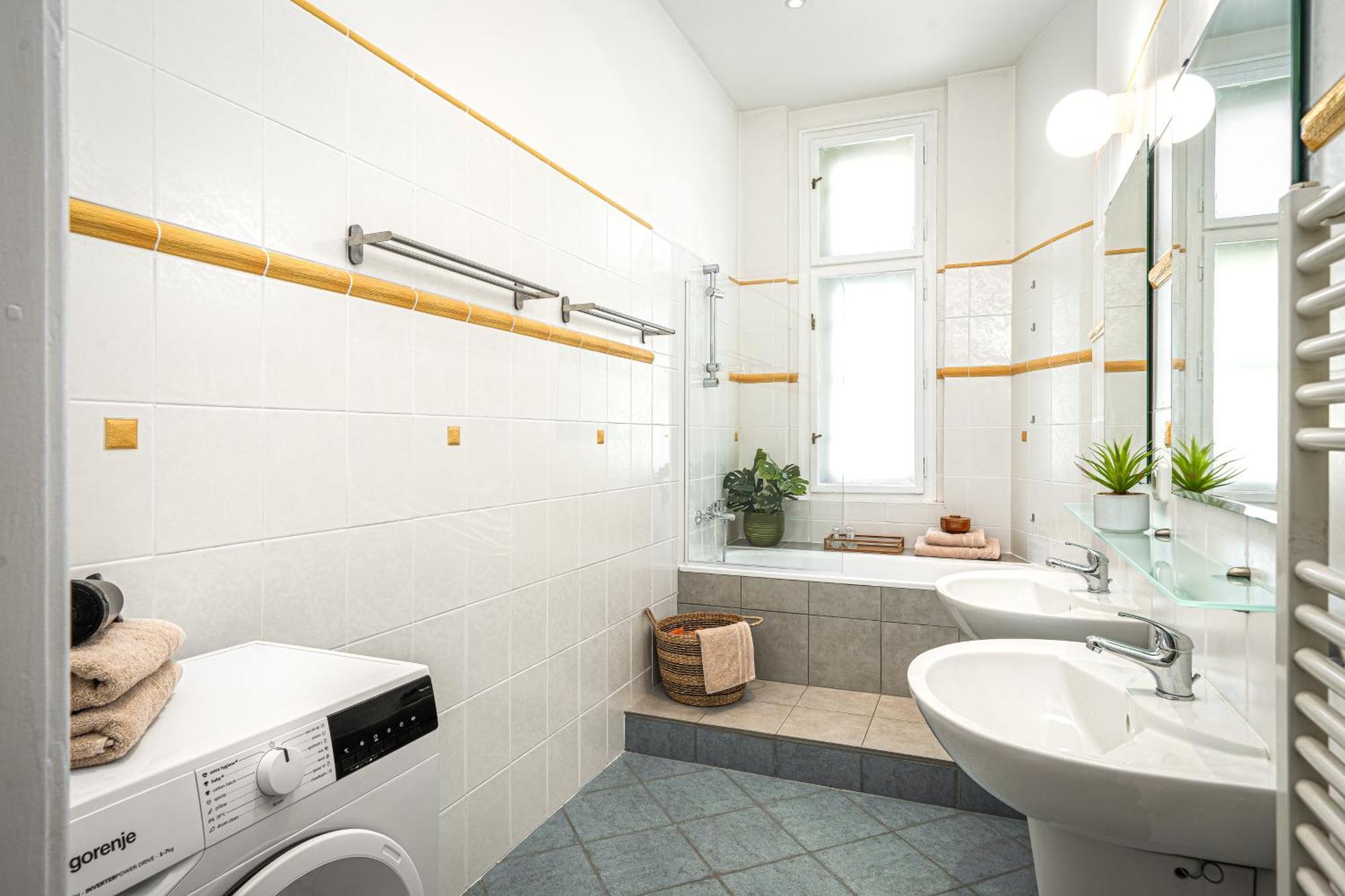 Days - Charming 1bdr - Old Town - Workspace Apartment *