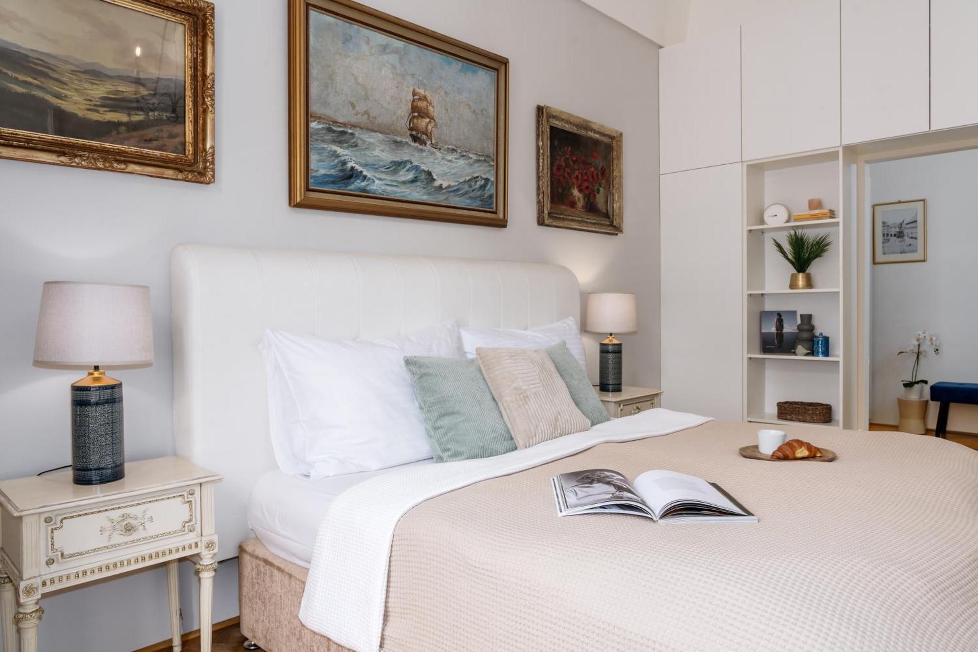 Days - Charming 1bdr - Old Town - Workspace Apartment *